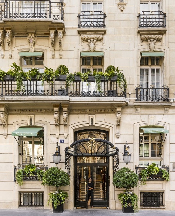 "Les Confidences" Restaurant at San Régis Hotel's New concept by Chef Erwan Ledru, Paris