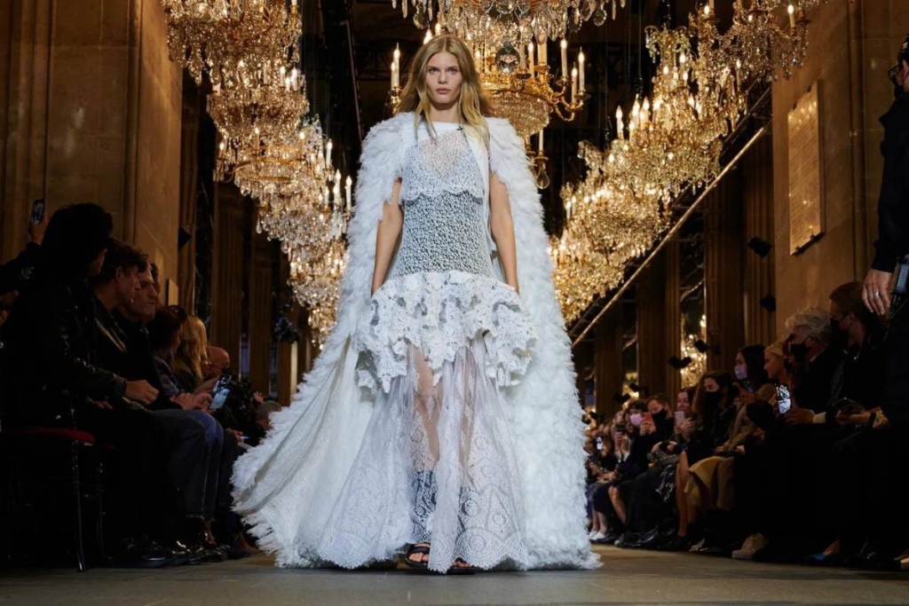 Louvre to Host Its First-Ever Fashion Exhibition in January 2025