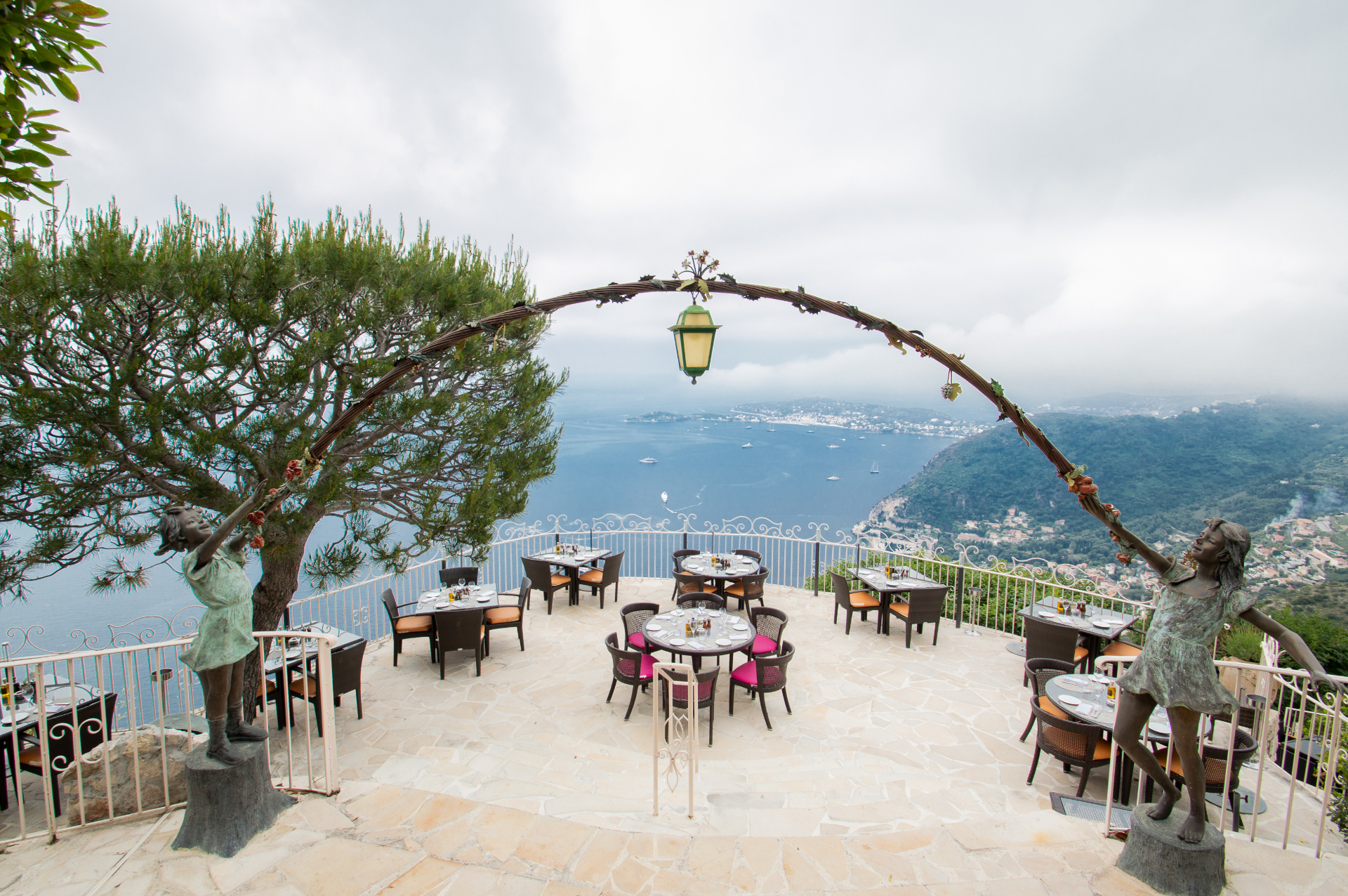Where to Eat & Be Seen on the French Riviera
