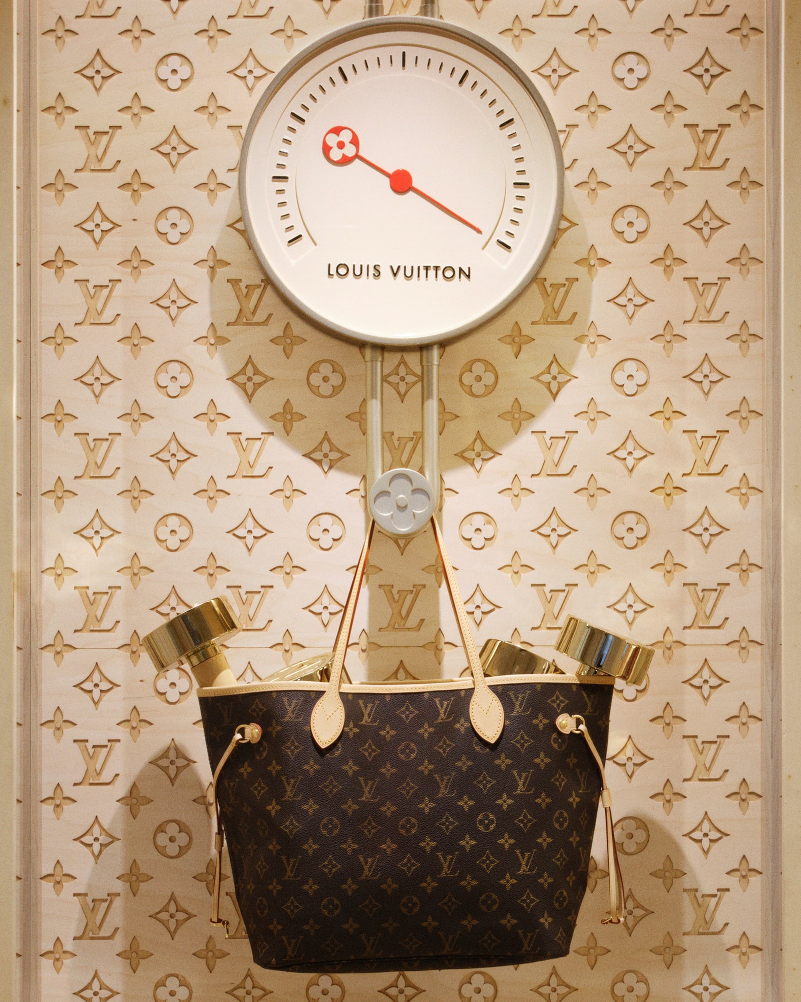 WMN LONDON POP UP 26 WORN IMG 06 NO LOGO 72 WEB 1600x2000