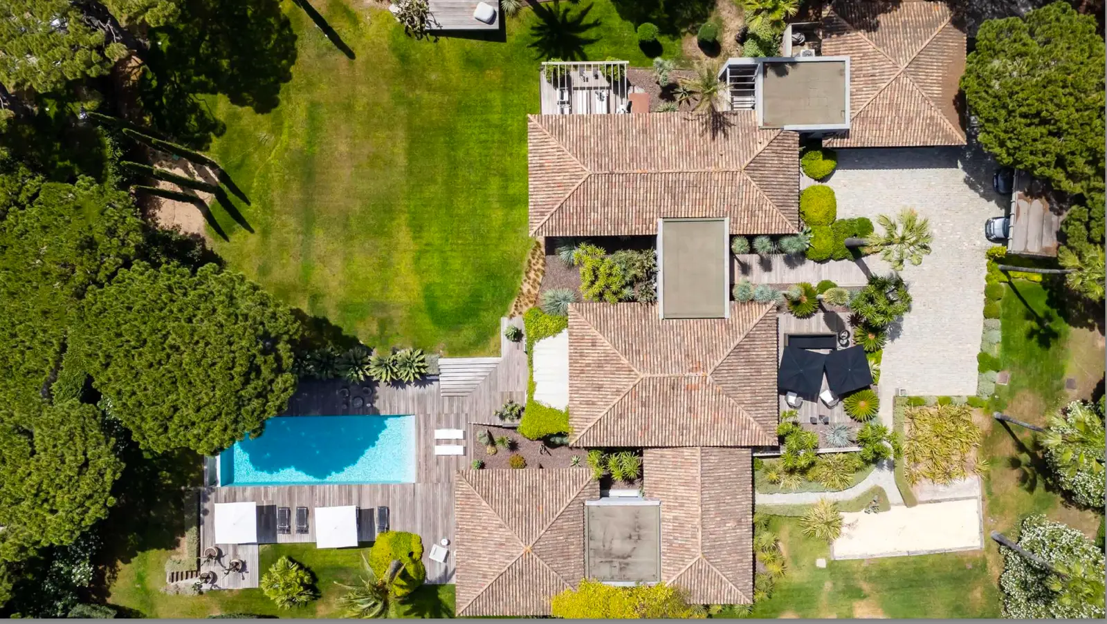 Villa Romy Ramatuelle – Luxury 5-Bedroom Retreat with Al Fresco Living