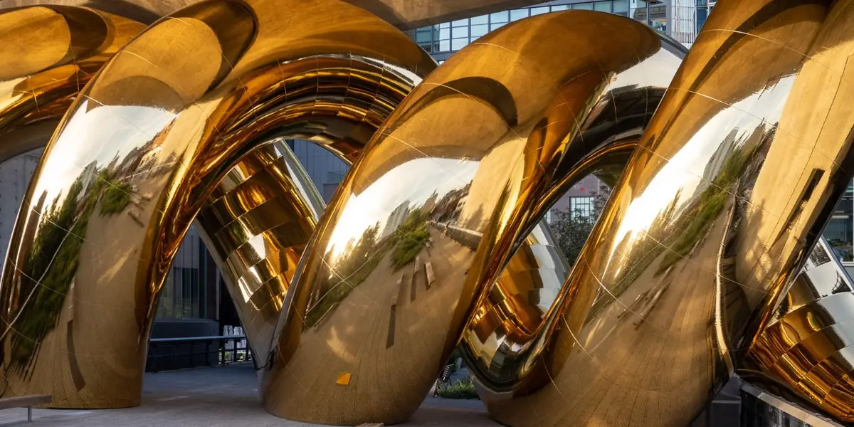 Bvlgari Serpenti Infinito New York Unveils auruBOROS on the High Line