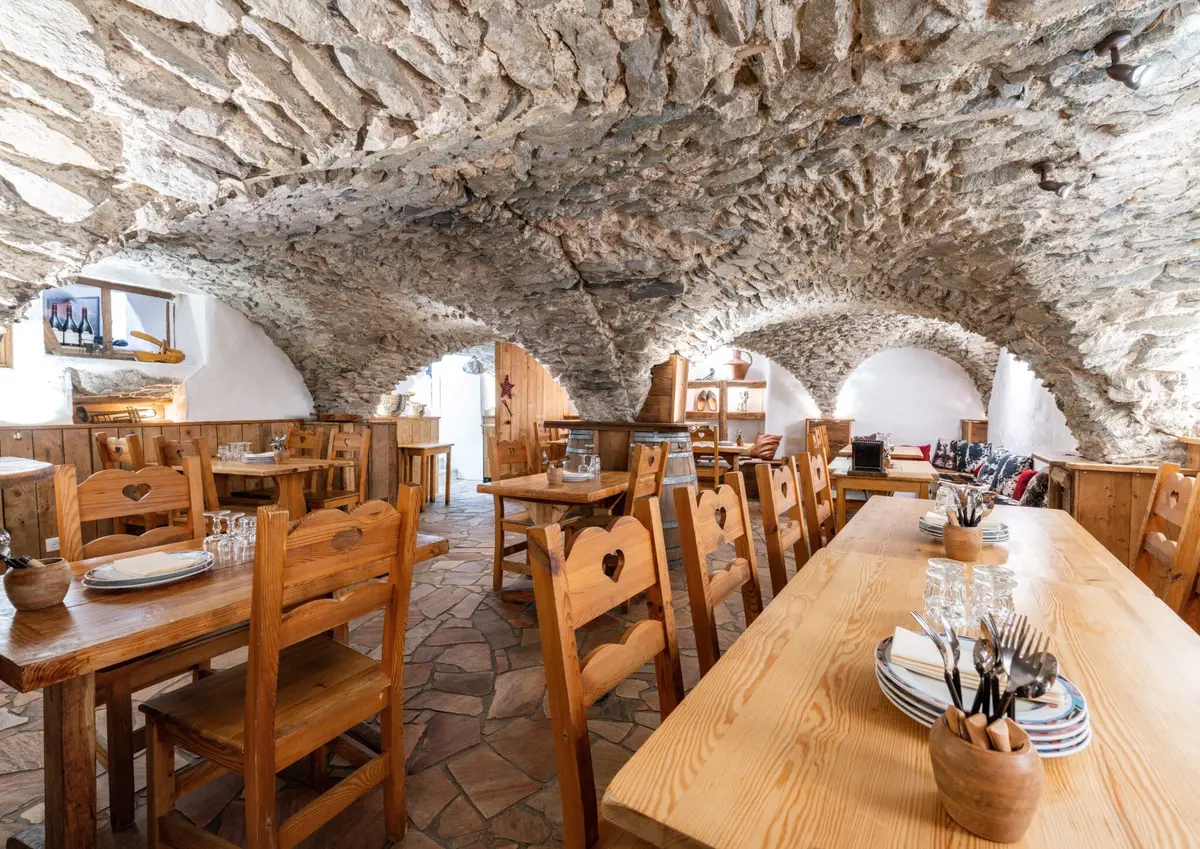 La Maison Pinturault Brings 3 Generations of Alpine Hospitality to Courchevel Winter 2026 - Image 12