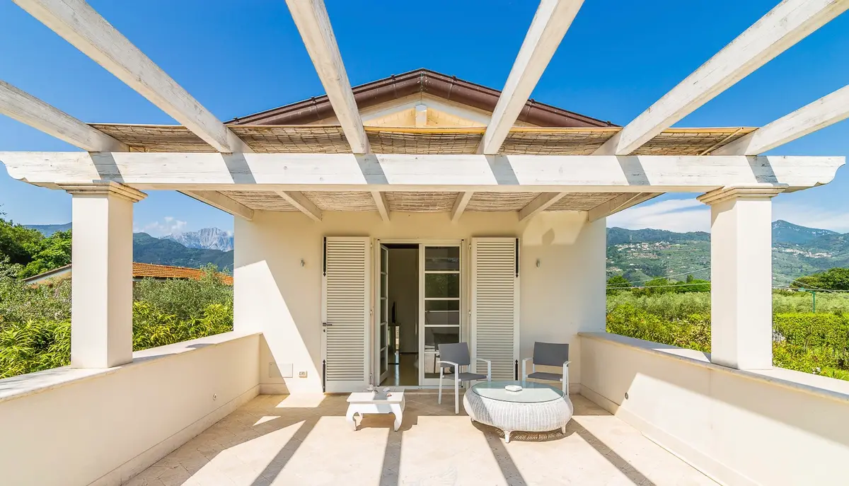 Villa Celeste Forte dei Marmi: Your Private Garden Retreat Steps From Italy's Golden Shore - Image 1