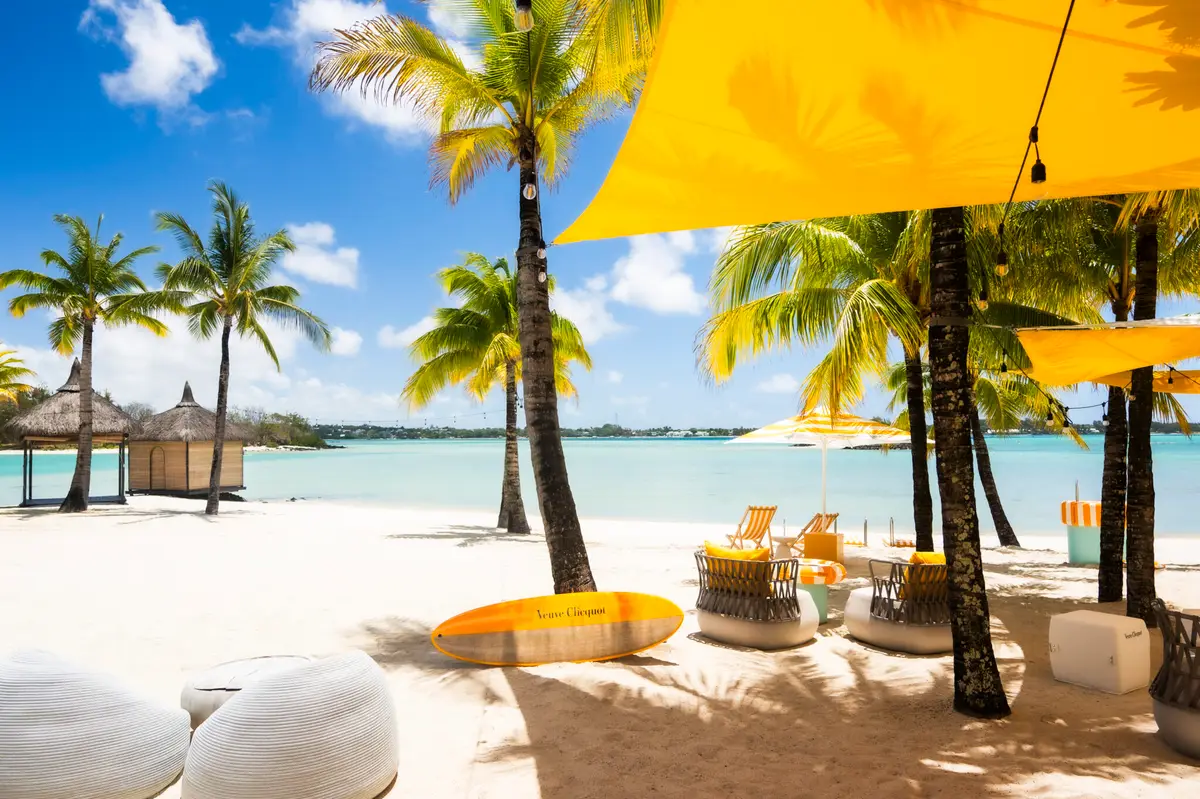 Sun Club by Veuve Clicquot Opens at Shangri-La Le Touessrok Mauritius: Africa's First Beachside Champagne Terrace - Coco's Beach House Becomes Africa's First Sun Club - Image 6