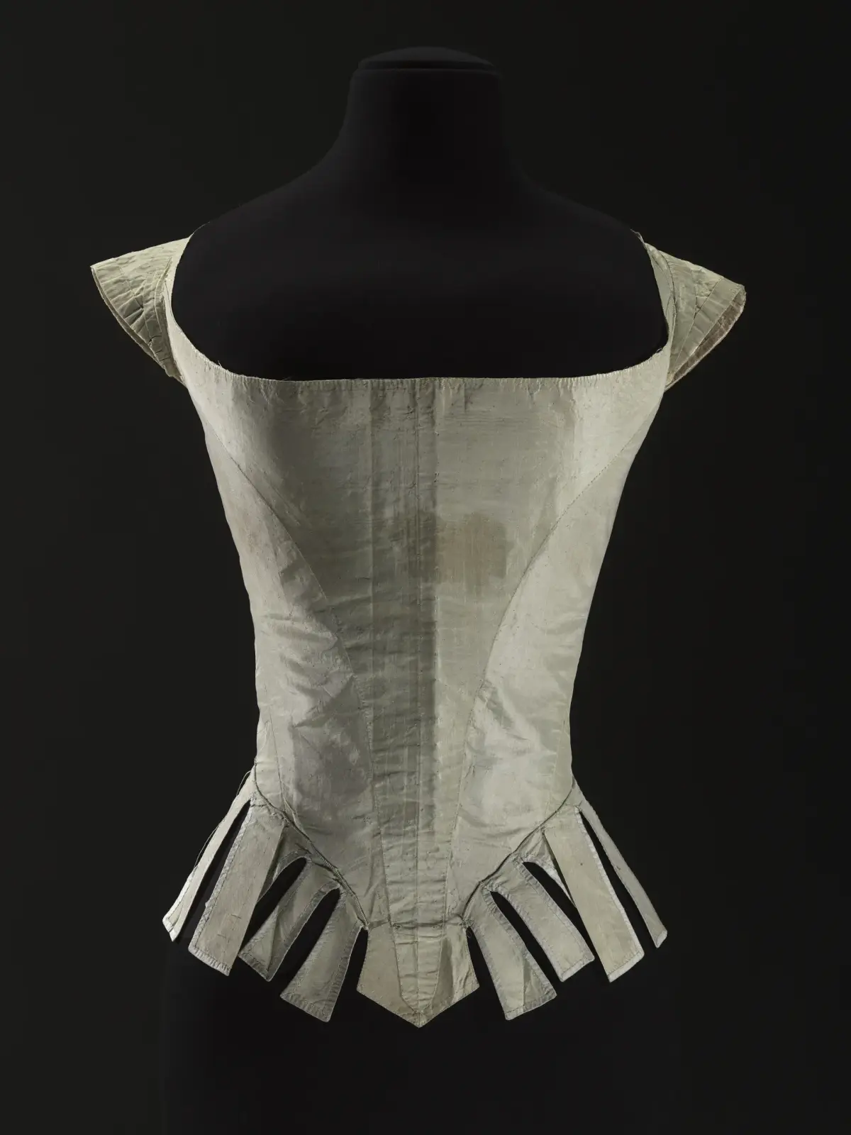 Palais Galliera Presents 18th-Century Fashion: A Fantasized Heritage Exhibition - Image 1