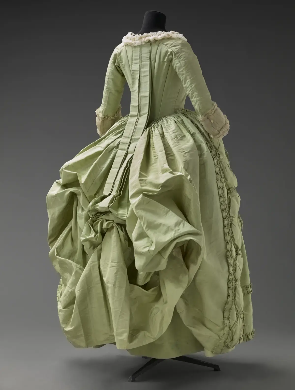 Palais Galliera Presents 18th-Century Fashion: A Fantasized Heritage Exhibition - Image 2