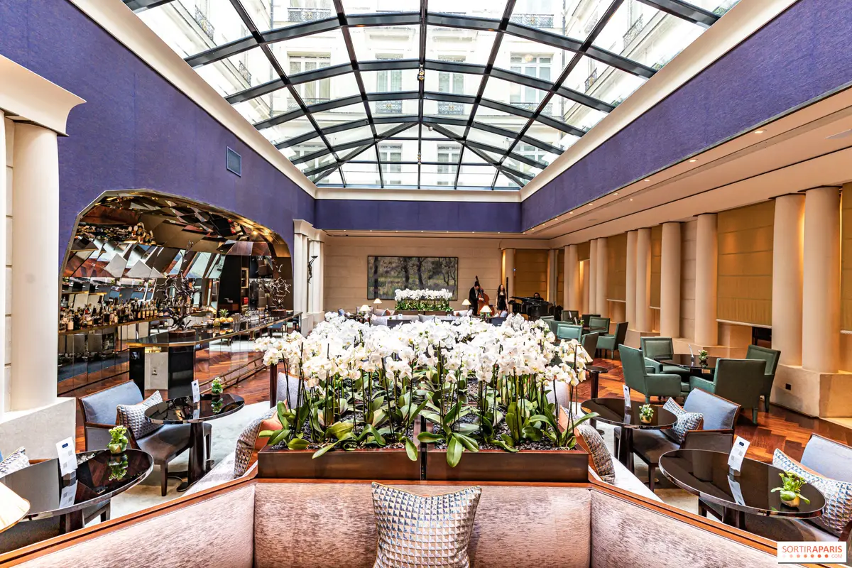 Valentine's Day in Paris: Top Romantic Restaurants, and Experiences - 1. A Valentine’s Day Feast - Image 1