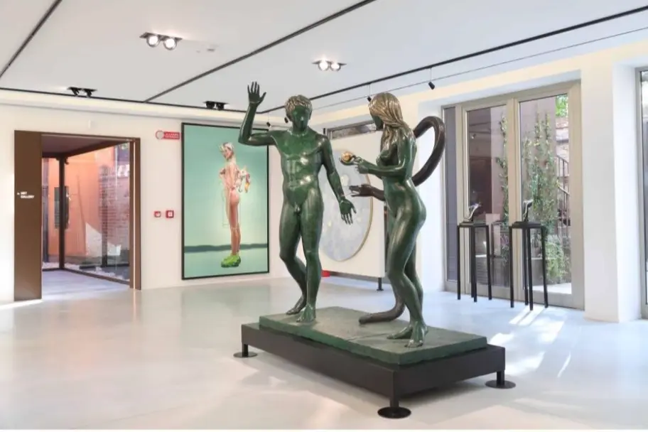 Serenissimersivo Dalí Venice Immersive Exhibition Transforms a Former Cinema Into Dalí's Surrealist Dream - Image 1