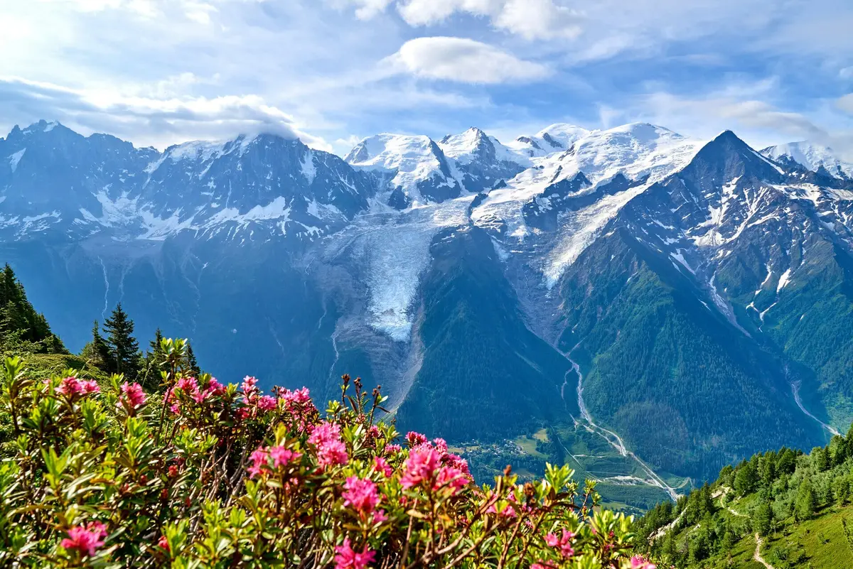 Embark on a Journey of Luxury and Adventure with Four Seasons' Two New Drive Experience Routes for 2023 - Image 1