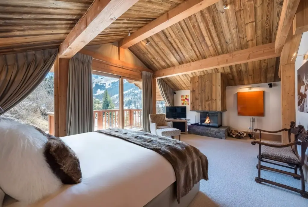 Luxury Ski Holidays in France: Indulge in the Alpine Elegance with Méribel's Finest Chalets - Chalet Hadrien: Méribel's Largest Terrace Faces the World Cup Slalom Piste - Image 9