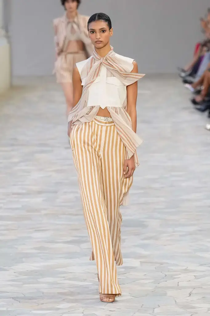 Alberta Ferretti Spring/Summer 2025: A Hymn to Lightness and Soft Femininity - Image 1
