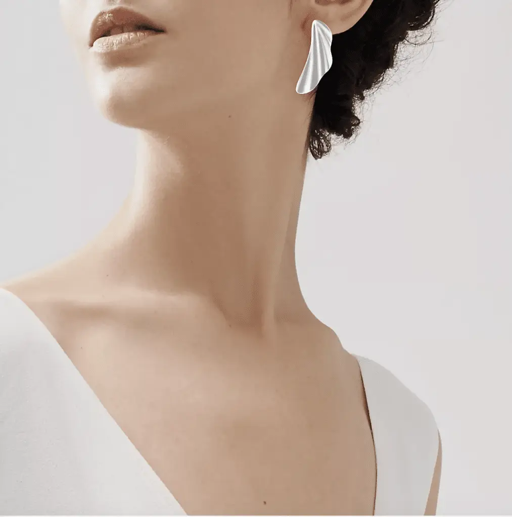 Elsa Peretti® Collection
High Tide Earrings
Tiffany