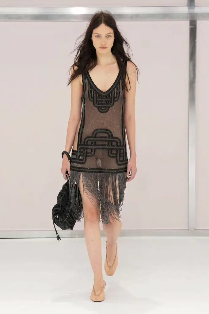 Fendi Spring/Summer 2025: Boudoir Spirit Meets Art Deco Elegance - Image 2
