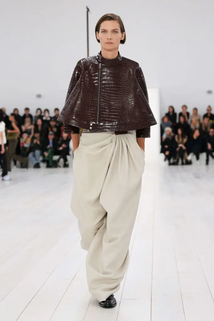Loewe S/S2025 Runway- Women's Fashion Trends