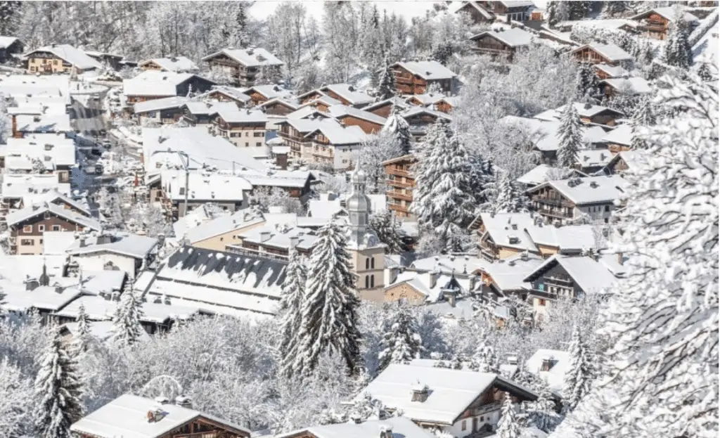 Megève:  : Top luxury winter ski destinations for 2024/2025. From Switzerland's alpine charm to the glamorous streets of Courchevel.