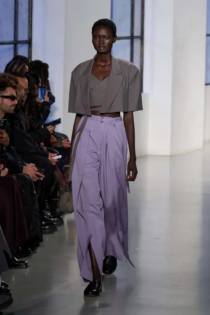 Spring/Summer 2025 Women’s Fashion Trends Unveiled on the Runway - ATHLETIC ALLURE - Image 9