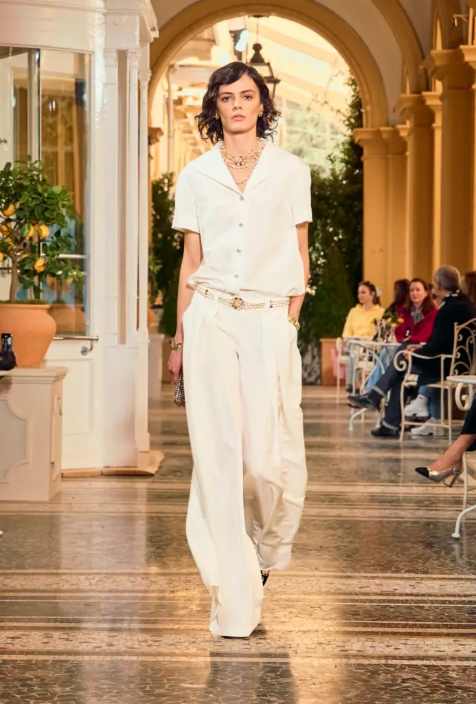 Chanel Cruise Collection 2025 Dazzles at Lake Como - Floral and Natural Inspiration - Image 9