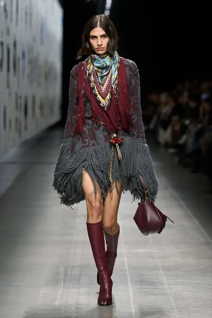 Etro Fall/Winter 2025/26: a Modern Goddess Reborn - Image 2