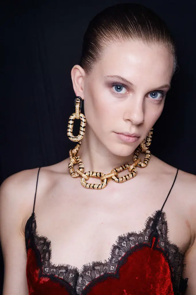 Milan Fashion Week: Roberto Cavalli Ready-to-Wear Fall/Winter 2025/26 - Fire, Metal, and Ancient Echoes - Image 14