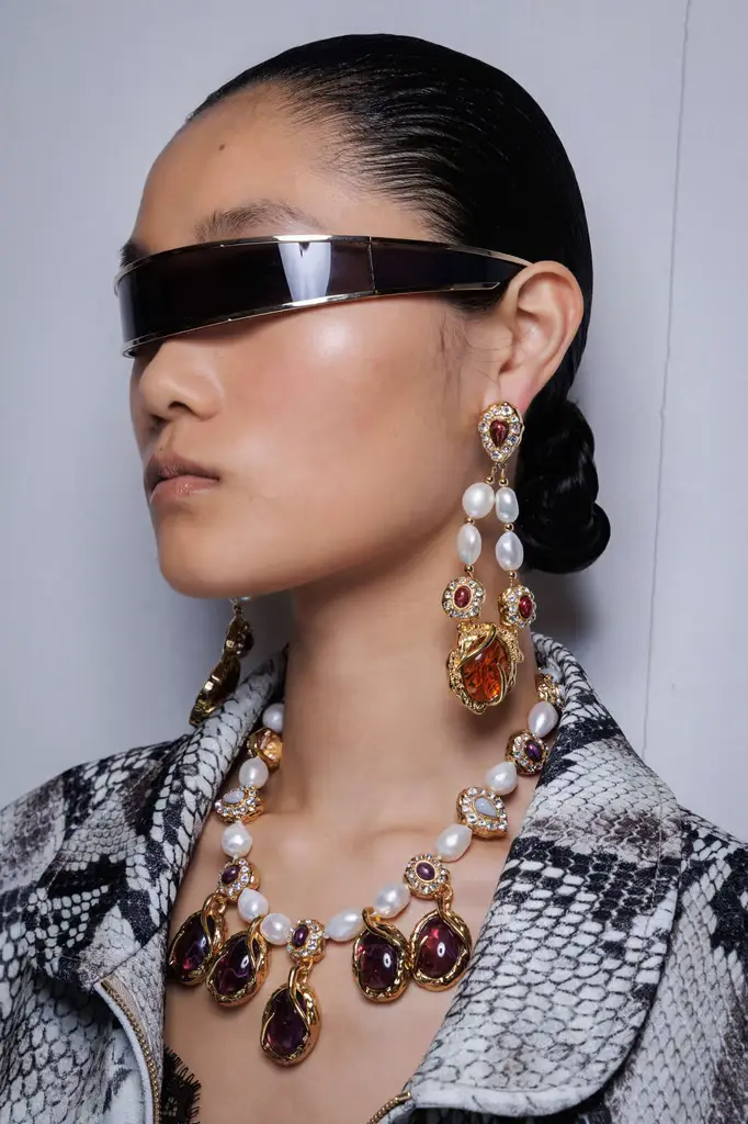 Milan Fashion Week: Roberto Cavalli Ready-to-Wear Fall/Winter 2025/26 - Fire, Metal, and Ancient Echoes - Image 21