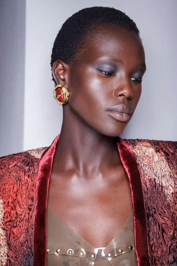 Milan Fashion Week: Roberto Cavalli Ready-to-Wear Fall/Winter 2025/26 - Fire, Metal, and Ancient Echoes - Image 19