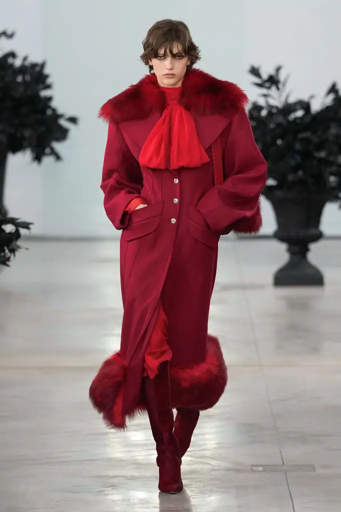 Blumarine Unleashes Dark Romance for its Fall/Winter 2025/26 - Image 1