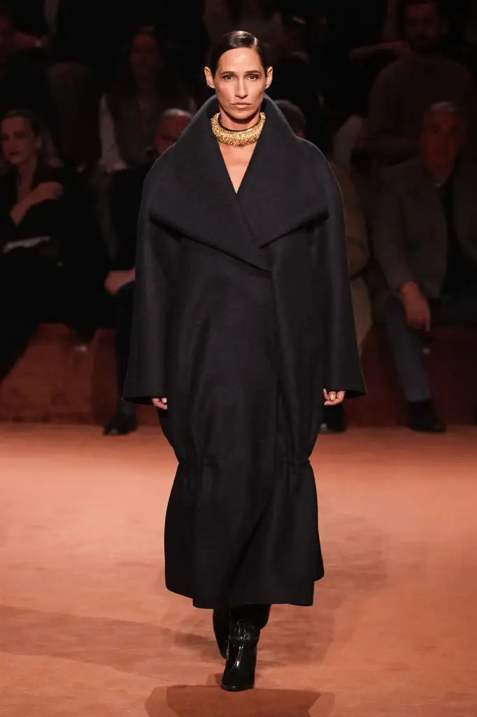 Fendi FW25 Celebrates 100 Years of Fashion with a Family-Led Show - Image 1