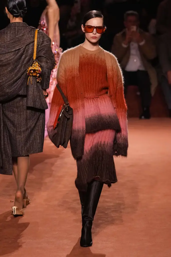 Fendi FW25 Celebrates 100 Years of Fashion with a Family-Led Show - The Power of Five: A Family Legacy - Image 13