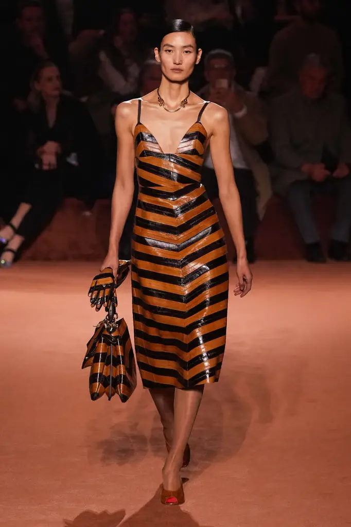 Fendi FW25 Celebrates 100 Years of Fashion with a Family-Led Show - The Power of Five: A Family Legacy - Image 11