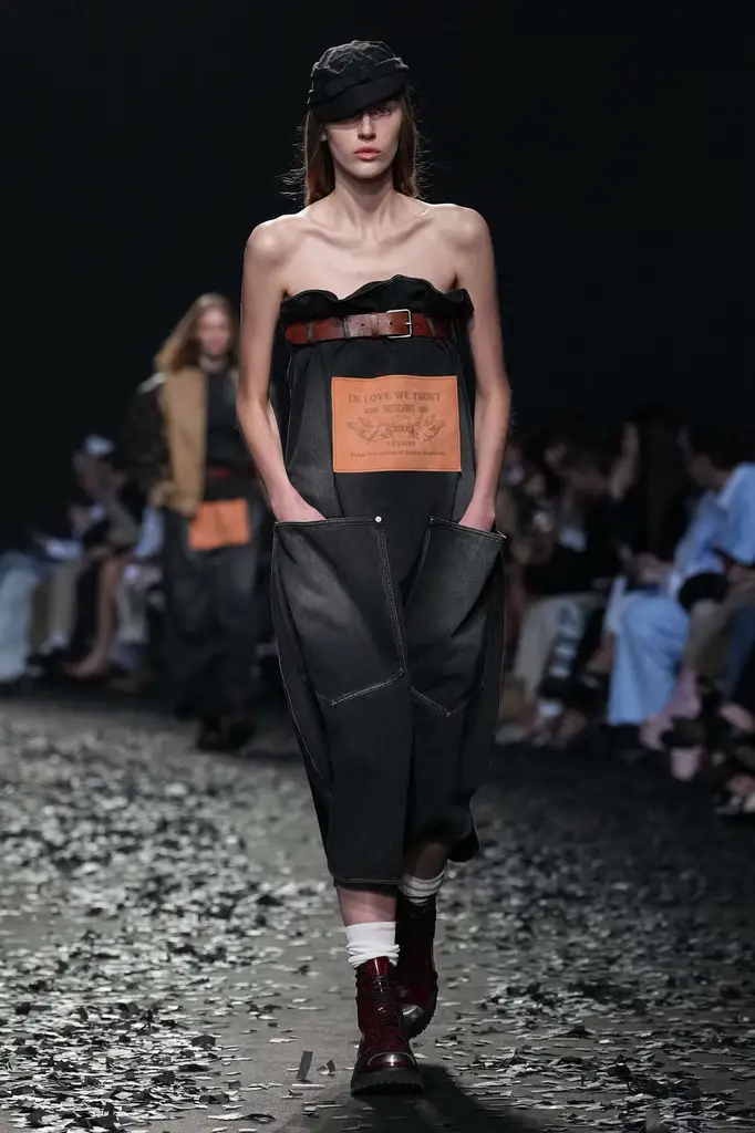 Moschino Fall/Winter 2025/26: Chaos, Couture, and the Art of Reinvention - Image 7