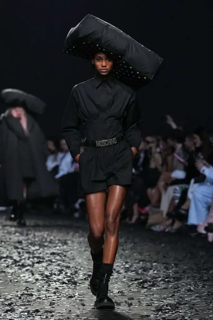 Moschino Fall/Winter 2025/26: Chaos, Couture, and the Art of Reinvention - Image 4