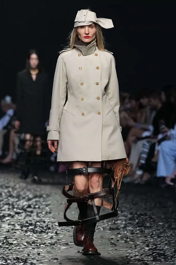 Moschino Fall/Winter 2025/26: Chaos, Couture, and the Art of Reinvention - Image 9