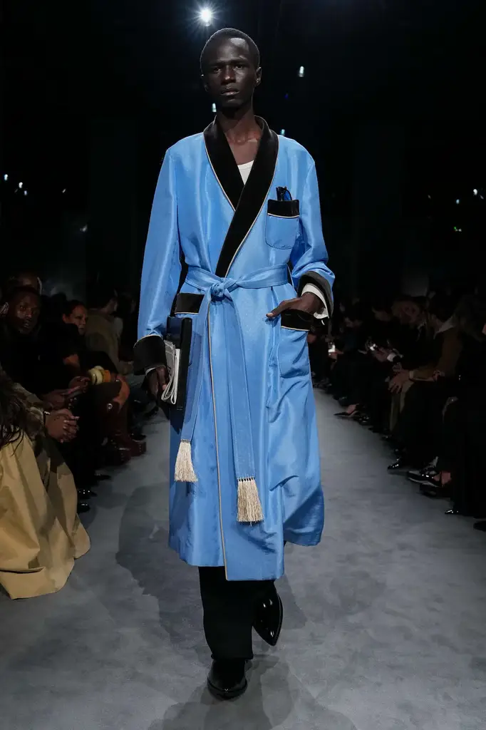 Tom Ford FW25: The Morning After, Wrapped in Desire - Image 9