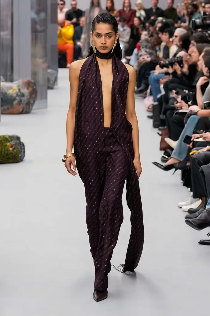 Acne Studios FW25 Walks the Line Between Nature and the City - Shapes in Flux - Image 8