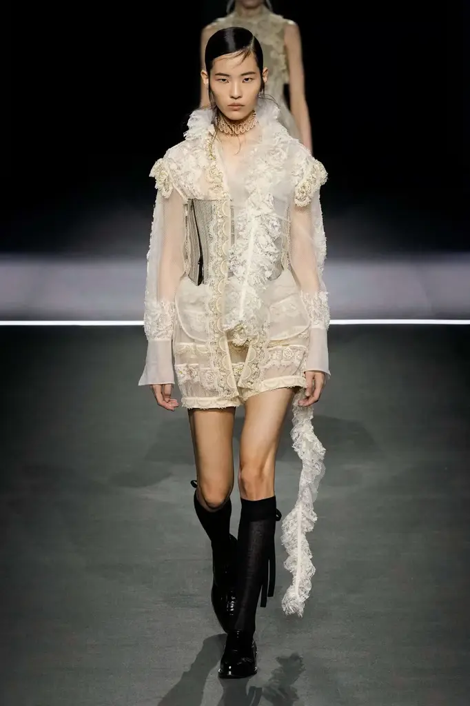 Dior FW25 RTW Brings Theatrical Tailoring to the Tuileries - A Theatrical Beginning - Image 1