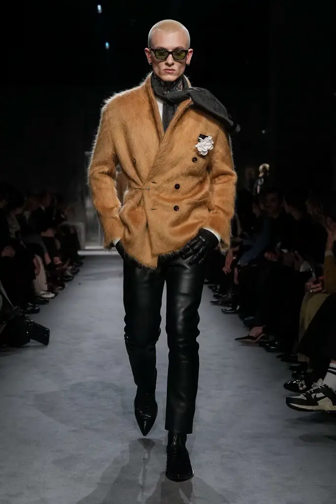 Tom Ford FW25: The Morning After, Wrapped in Desire - Disco Echoes and Razor-Sharp Tailoring - Image 13
