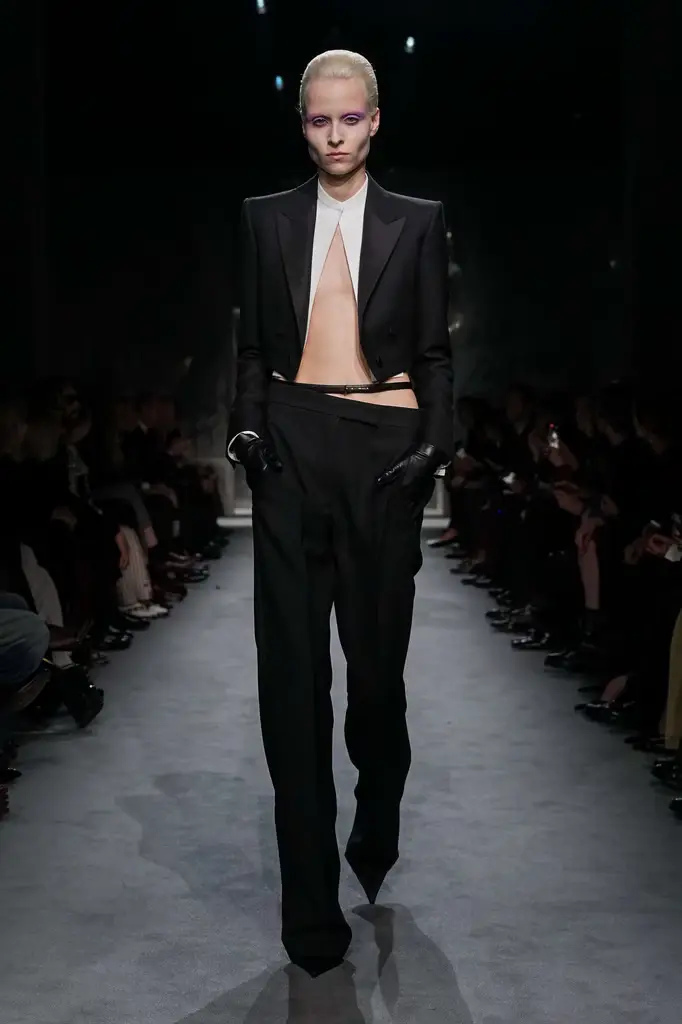 Tom Ford FW25: The Morning After, Wrapped in Desire - Disco Echoes and Razor-Sharp Tailoring - Image 17