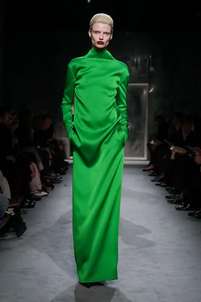Tom Ford FW25: The Morning After, Wrapped in Desire - Disco Echoes and Razor-Sharp Tailoring - Image 15