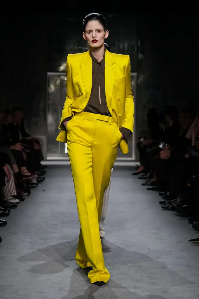 Tom Ford FW25: The Morning After, Wrapped in Desire - Disco Echoes and Razor-Sharp Tailoring - Image 11