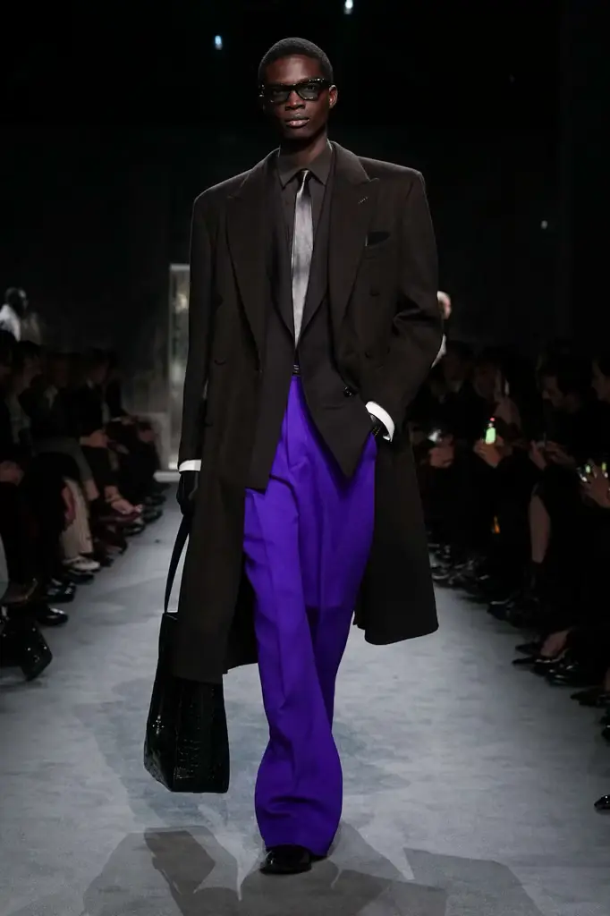 Tom Ford FW25: The Morning After, Wrapped in Desire - Disco Echoes and Razor-Sharp Tailoring - Image 19