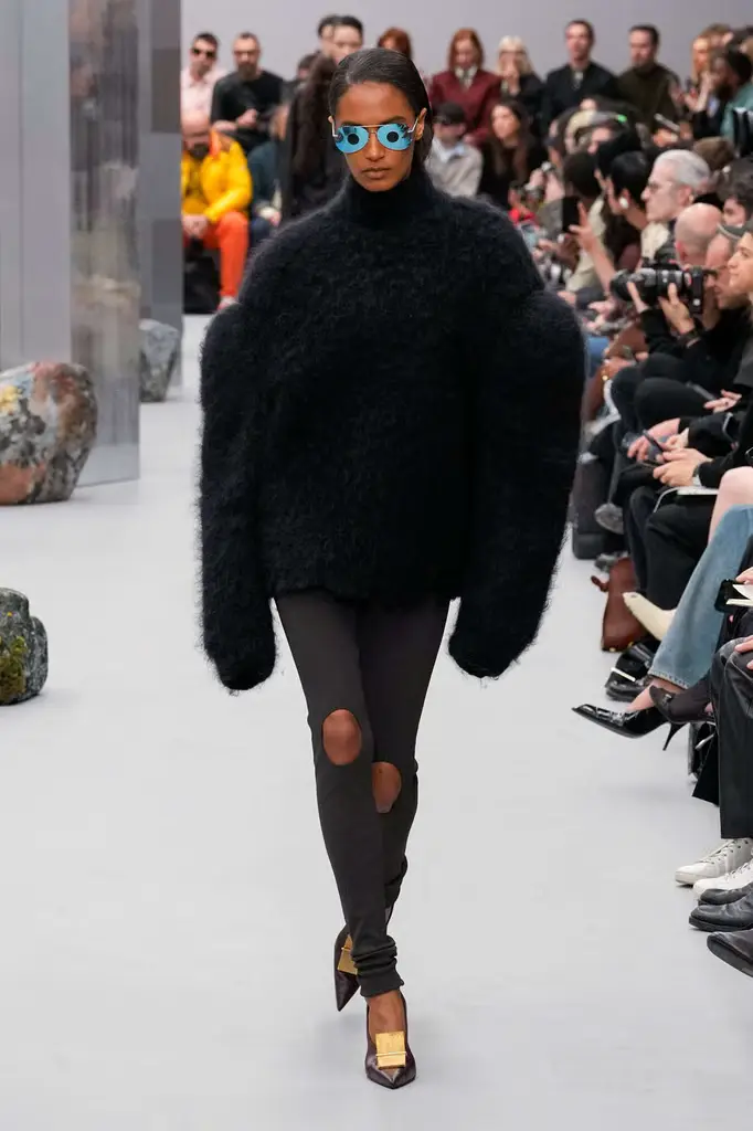 Acne Studios FW25 Walks the Line Between Nature and the City - Shapes in Flux - Image 14
