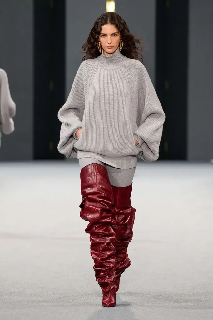 Balmain FW25: Cozy Chic With an Edge - Image 5
