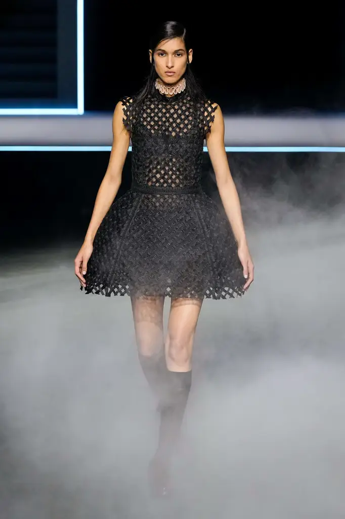 Dior FW25 RTW Brings Theatrical Tailoring to the Tuileries - A Theatrical Beginning - Image 15