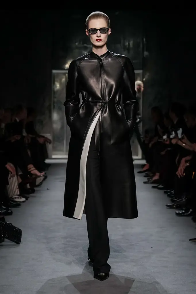 Tom Ford FW25: The Morning After, Wrapped in Desire - Image 3