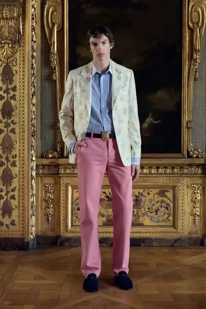 Dior Men Pre-Fall 2026: Anderson Builds on His Signature Tweed, Frock Coats, and Delft Shorts - A Narrative in Every Stitch - Image 5