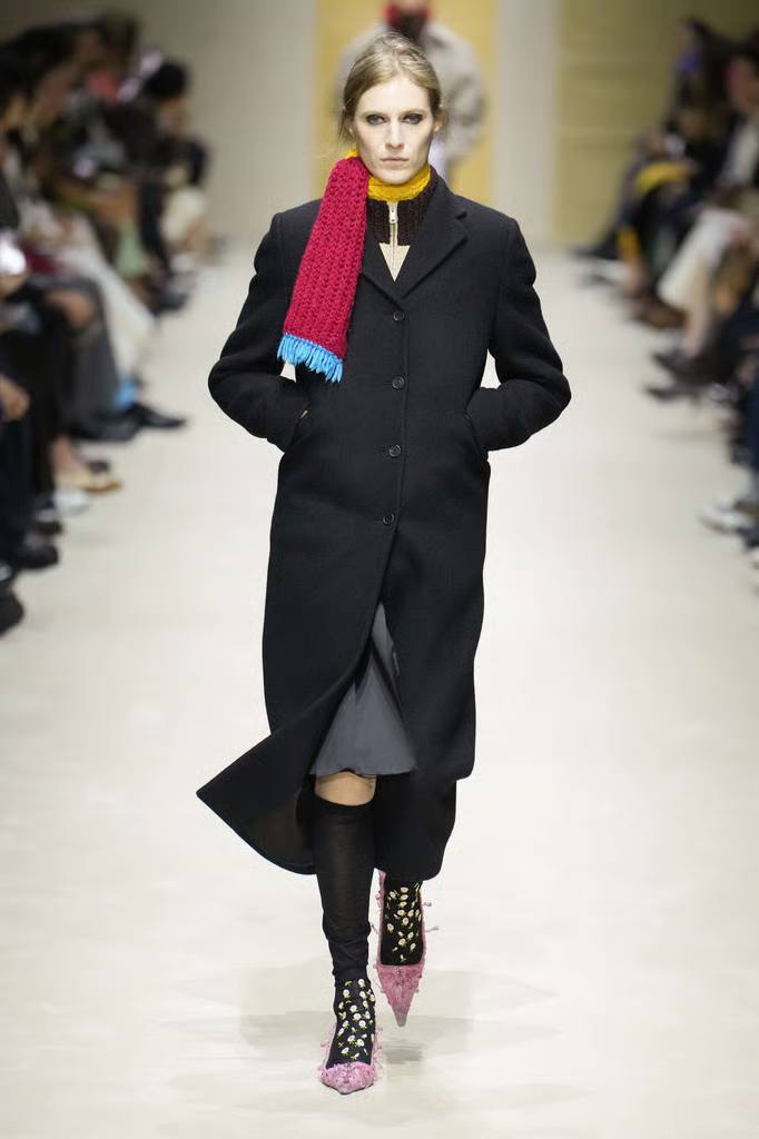 Milan Fashion Week: Prada Fall/Winter 2026-2027 Peels Back Every Layer to Find the Truth Underneath - Image 1