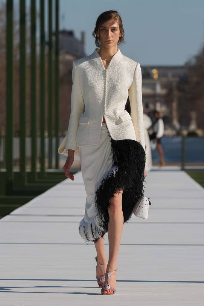 Dior Fall/Winter 2026-2027 by Jonathan Anderson at Jardin des Tuileries