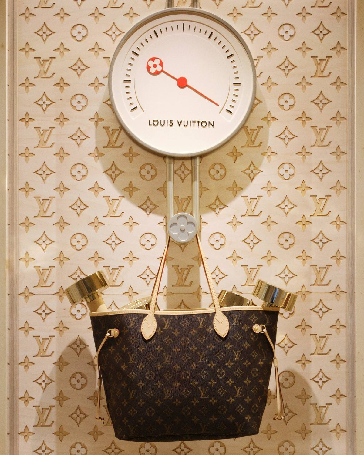 WMN LONDON POP UP 26 WORN IMG 06 NO LOGO 72 WEB 1600x2000