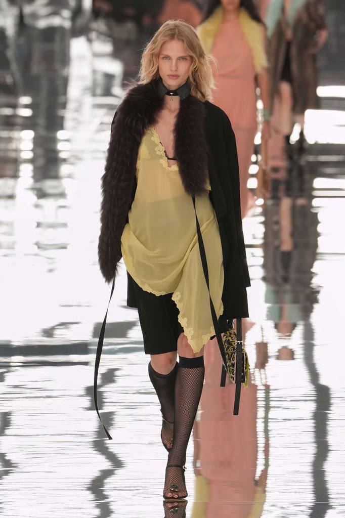 Fendi SS27 4